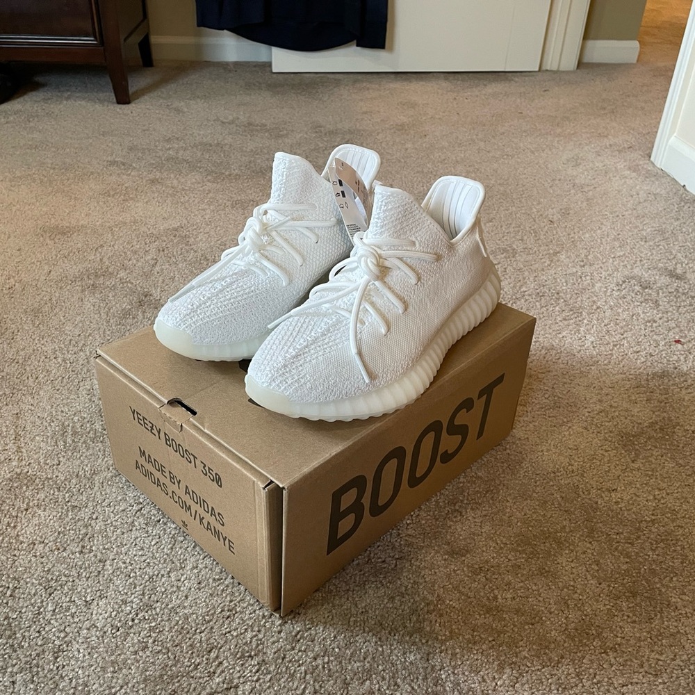Yeezy boost 350 v2 triple white